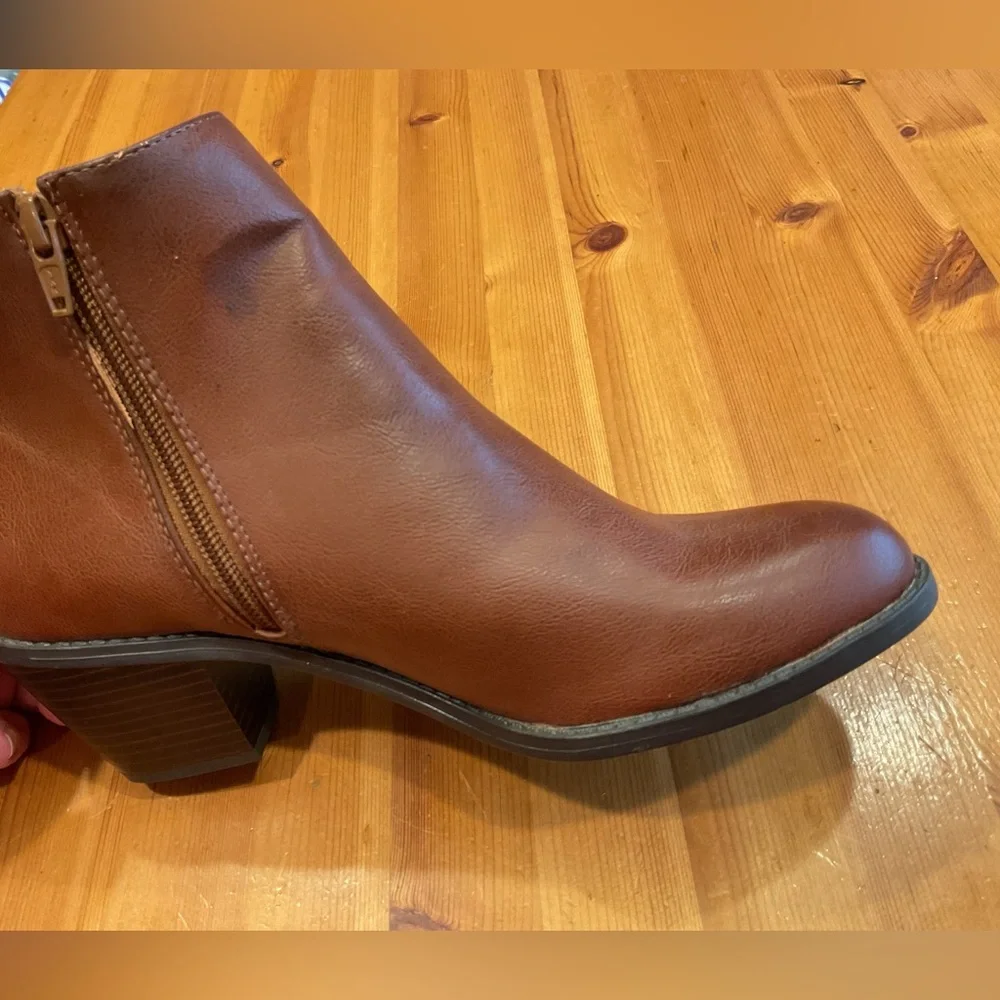 BROWN SHOE BOOTS SZ 9 SONOMA SHOOTIES LOW HEEL NWOT COGNAC WESTERN ZIP UP - Picture 10 of 10